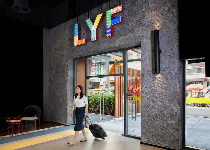 Lyf Sukhumvit 8